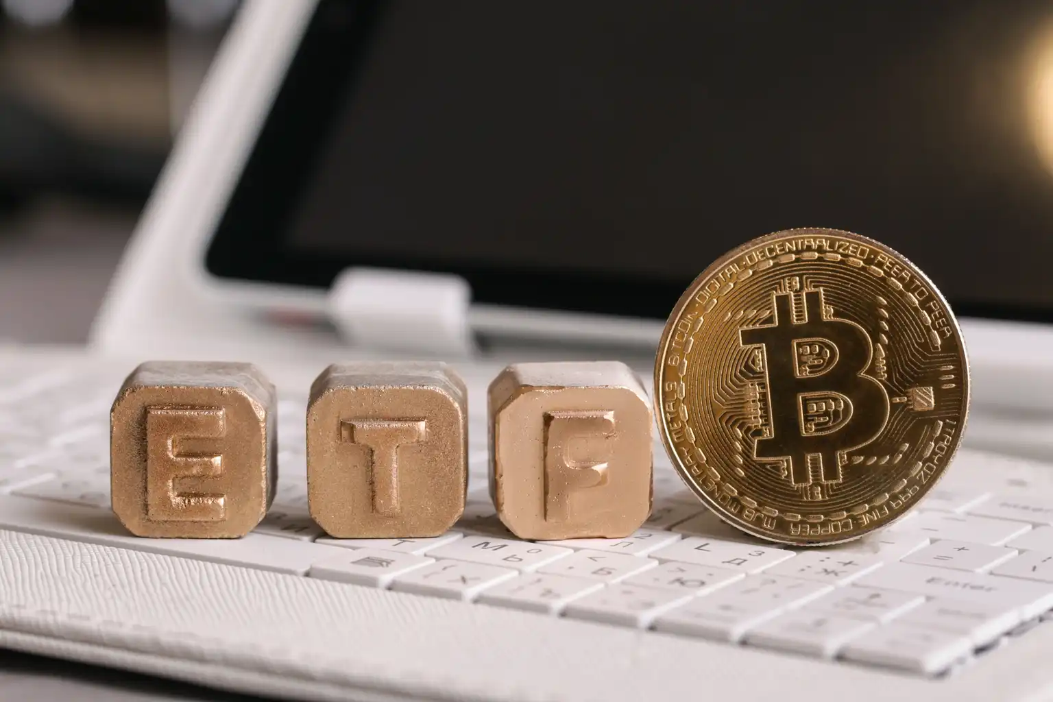 Bitcoin ETFs Reach $122 Billion as Institutional Interest Grows