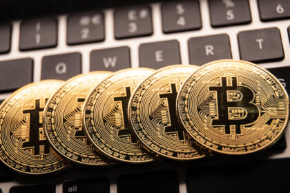 Bitcoin breaking news today live updates