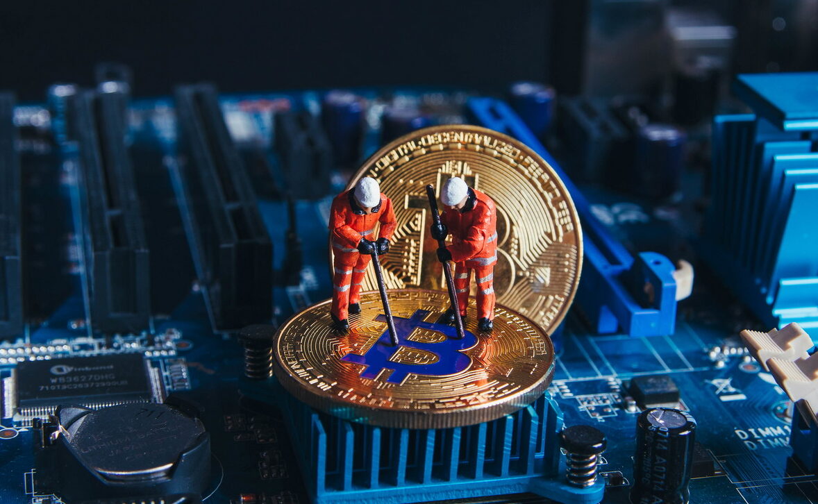 best bitcoin mining hardware 2025